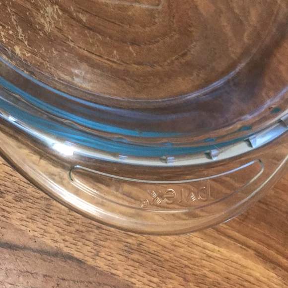 New n perfect condition. Pyrex scallop edged  2” deep with handles pie plate - Picture 2 of 10